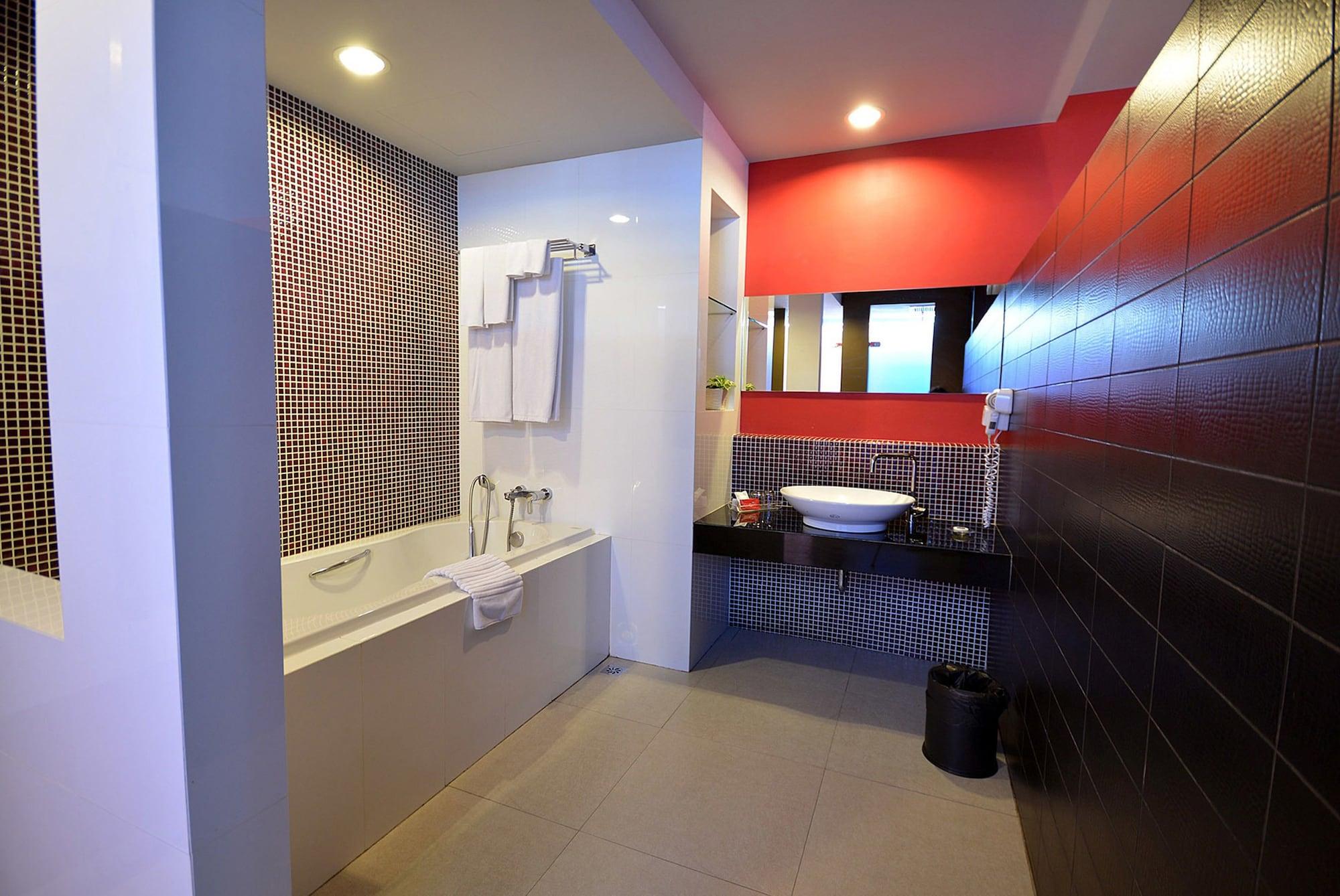 Tsix5 Hotel Pattaya Ngoại thất bức ảnh