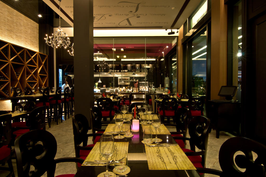 Tsix5 Hotel Pattaya Ngoại thất bức ảnh