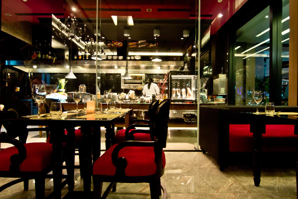 Tsix5 Hotel Pattaya Ngoại thất bức ảnh